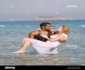 interracial couple at the beach dfcrbx.jpg from interracial beach