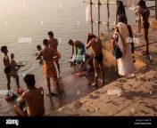 indian men bathing in the ganges river varanasi india d3wctk.jpg from indian desi bathing outside of the house desi women open