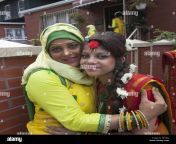 bangladeshi muslim mother and daughter dressed for her brothers wedding f2y0fd.jpg from www bangla deshi comesi muslim aun