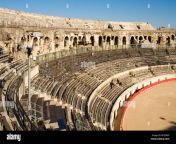 interieur de arenes de nimes un amphitheatre romain dans la ville de nimes dans le sud de la france maintenant utilises pour corridas bcgdwf.jpg from nimme
