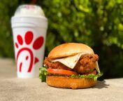chick fil a spicy deluxe sandwich 0.jpg from www chick com