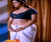 mundu blouse tamil aunty.gif from aunty unhook blouse